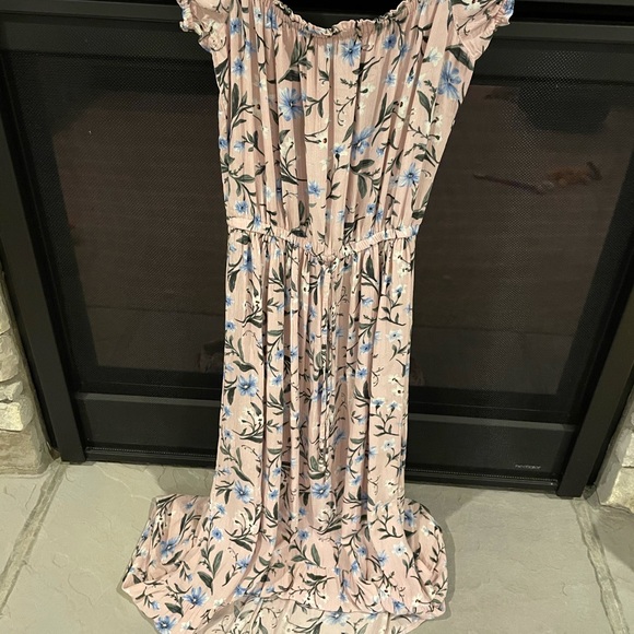 American Eagle Outfitters Dresses & Skirts - American eagle women’s floral maxi dress